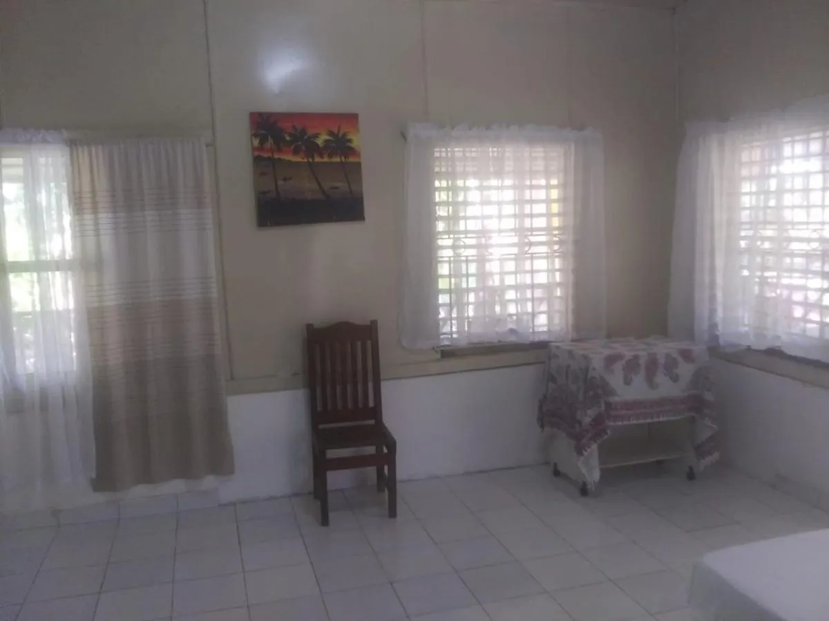 Moves Rasta Cottage Negril